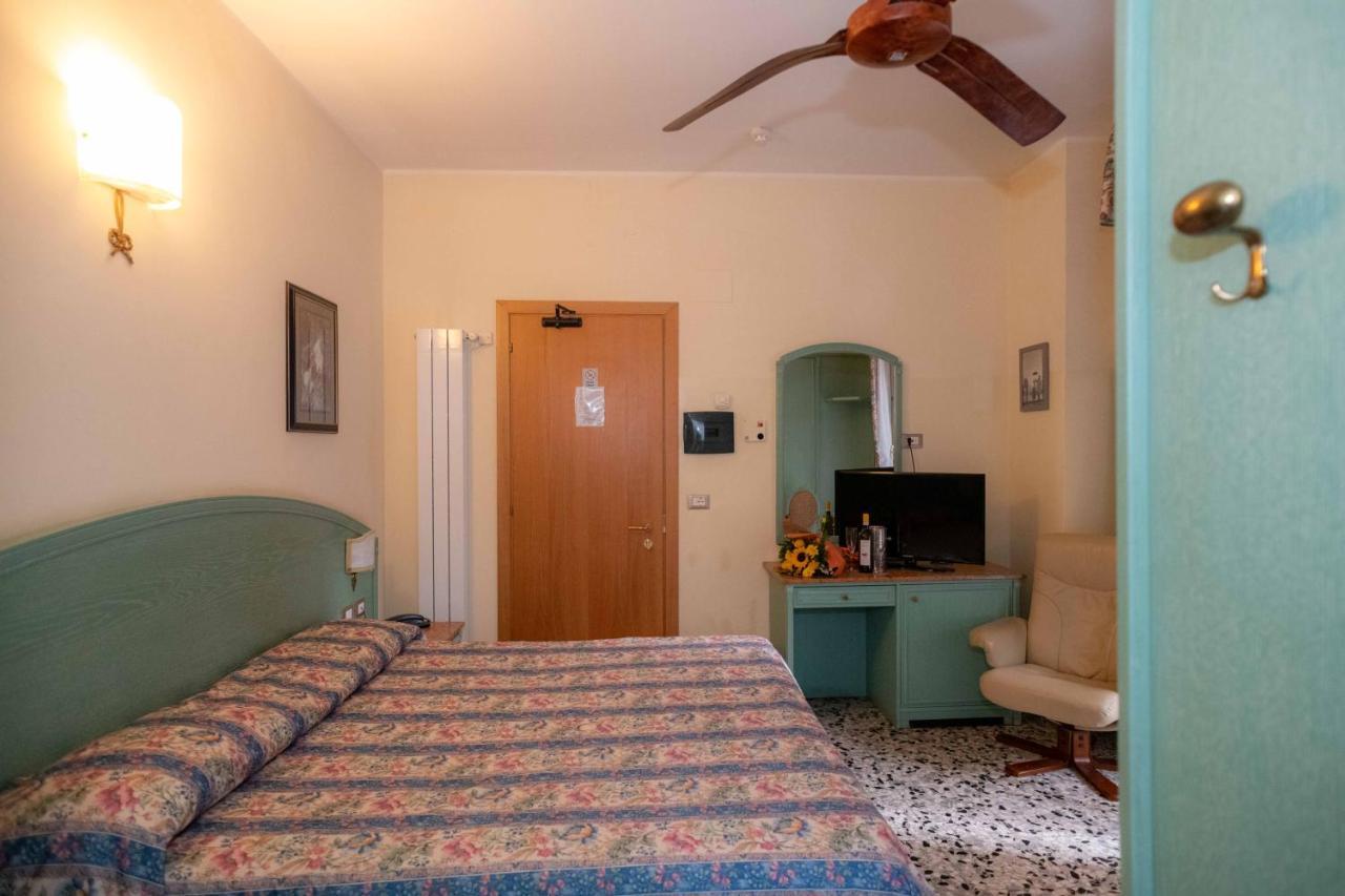 Hotel Magnolia Albenga Eksteriør bilde