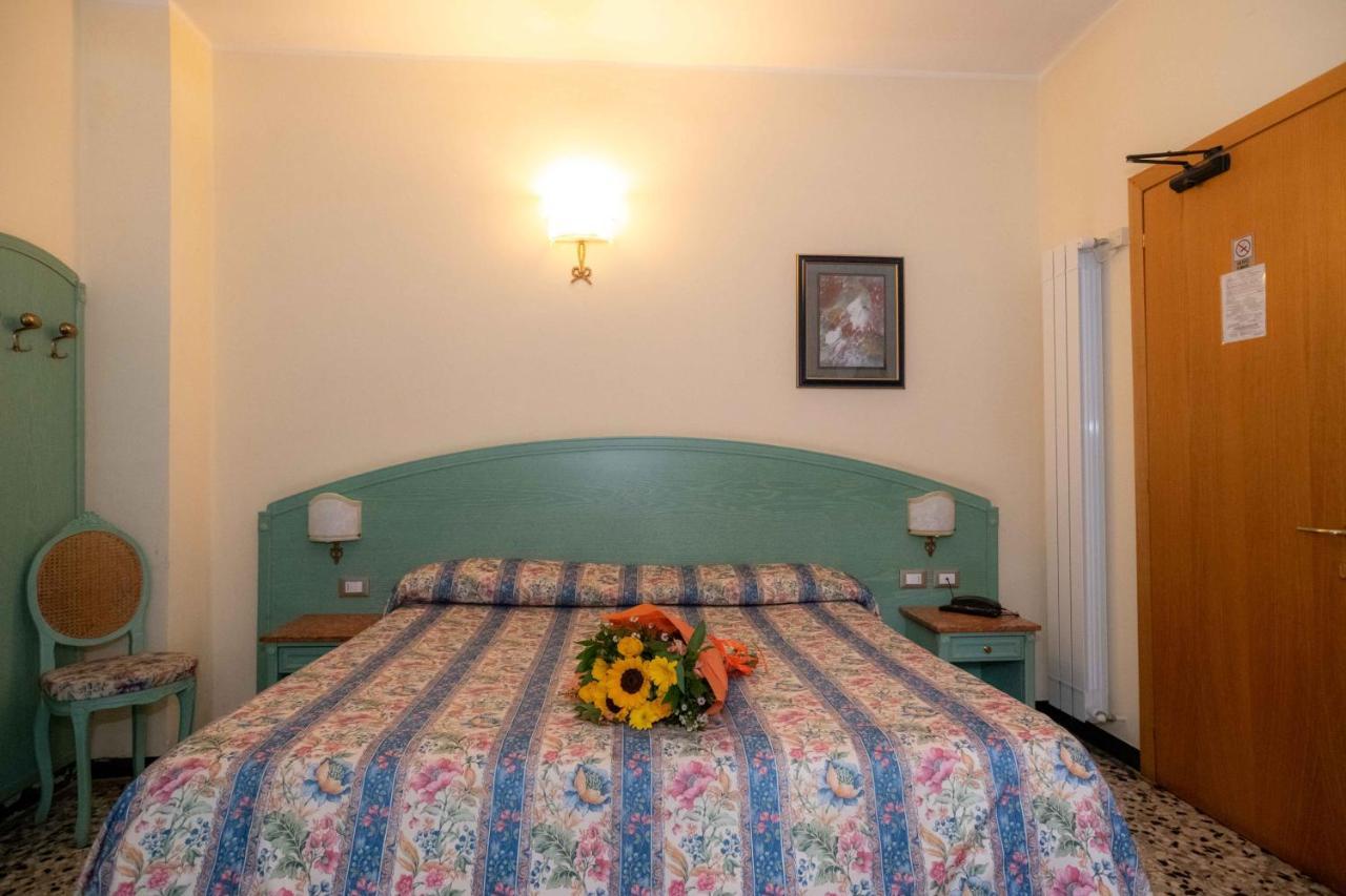 Hotel Magnolia Albenga Eksteriør bilde