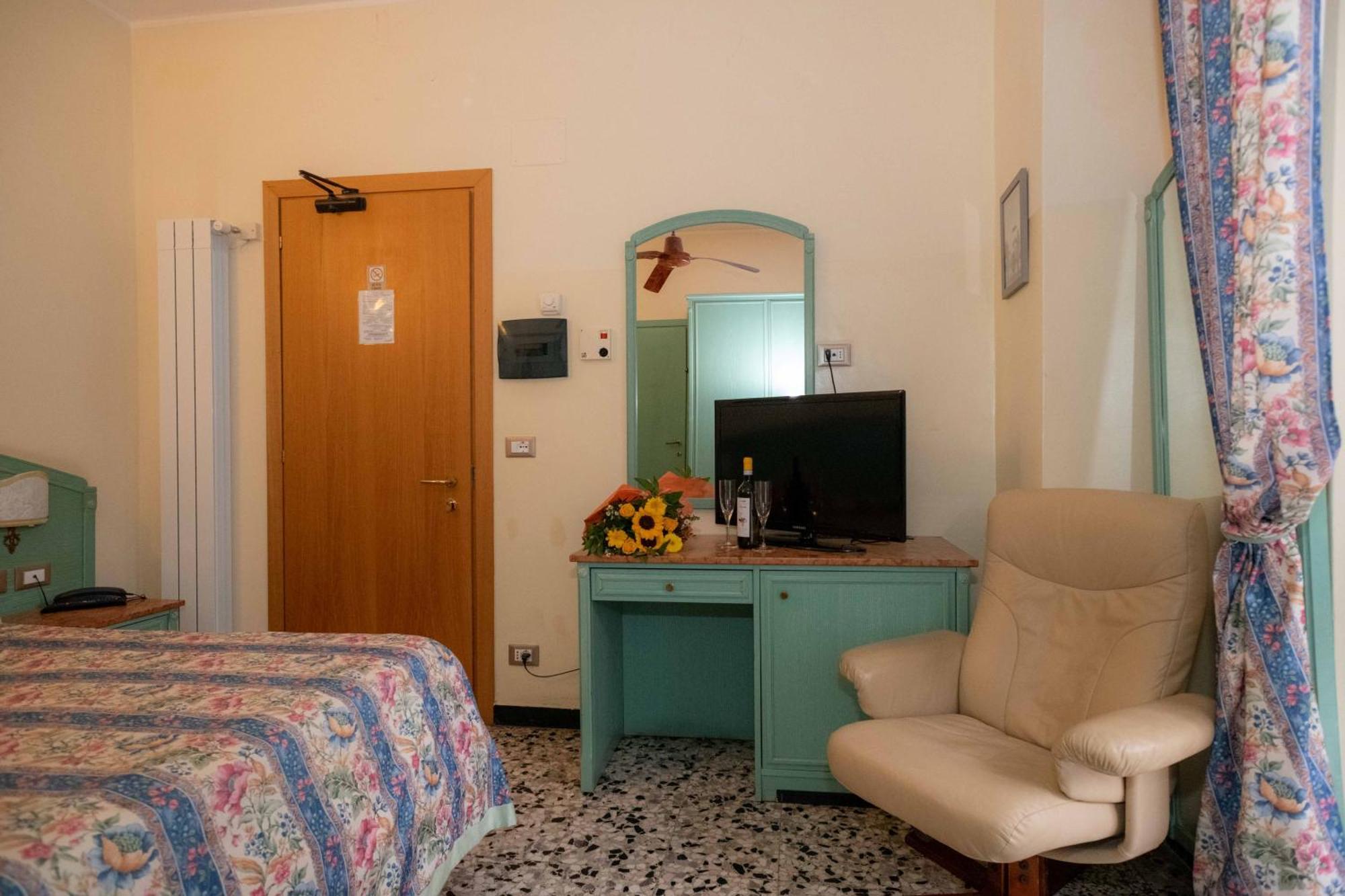 Hotel Magnolia Albenga Eksteriør bilde