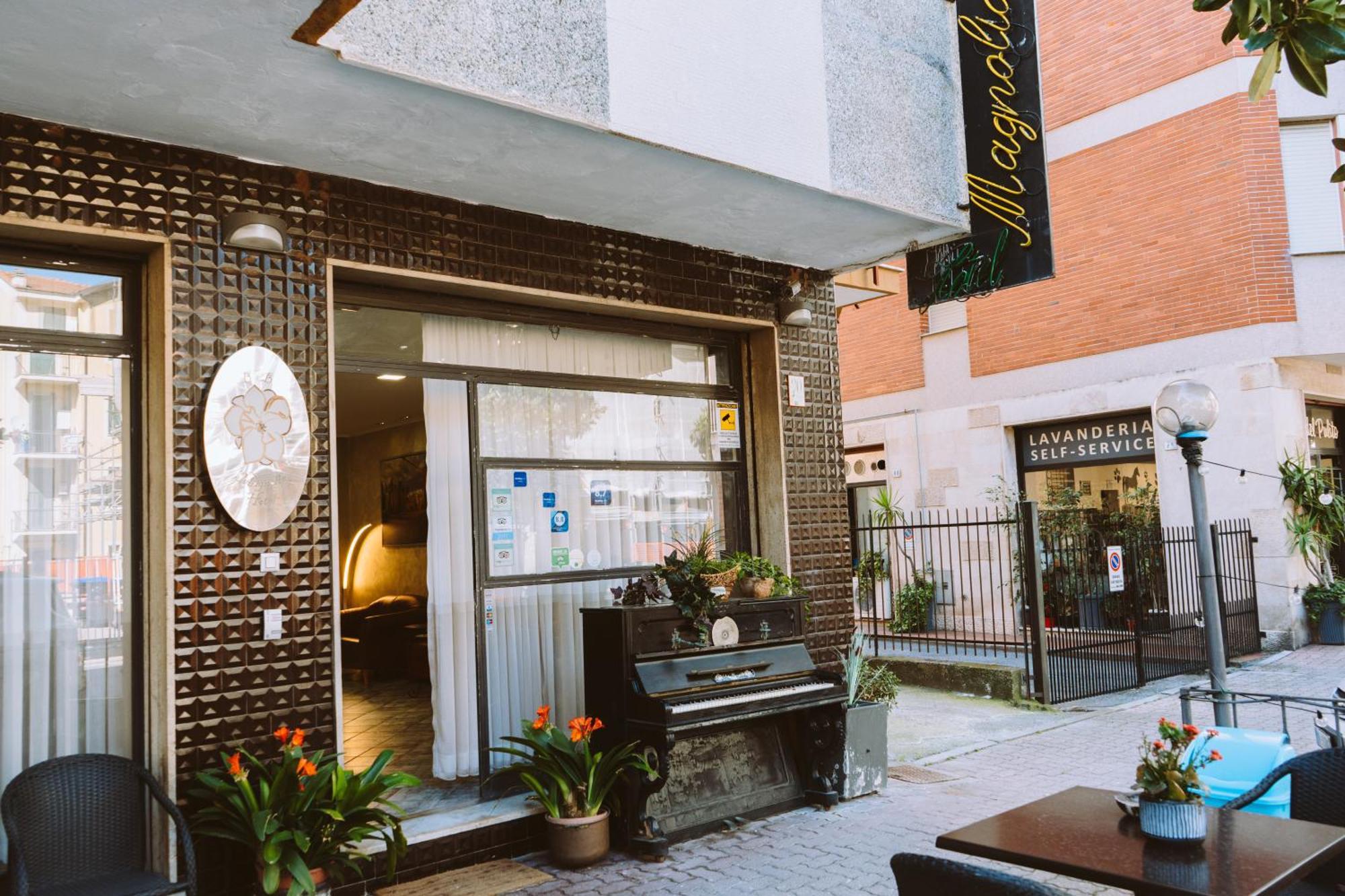 Hotel Magnolia Albenga Eksteriør bilde